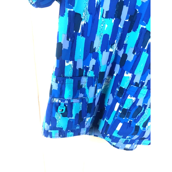 Carhartt Women's Scrub Top Size Small Blue Paint Art V Neck Polyester Medical... - Picture 3 of 6